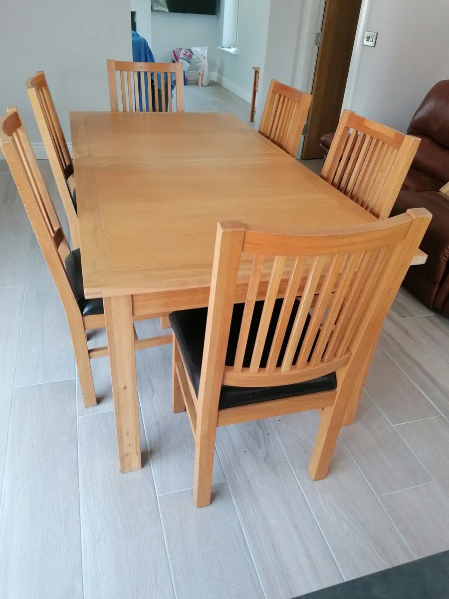 Willis & Gambier Dining Table & 8 Chairs - Image 4