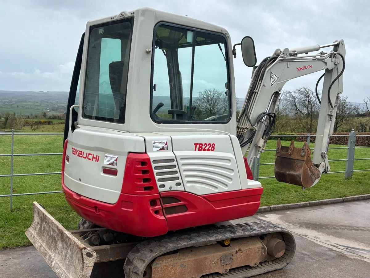 Takeuchi 3 Ton Digger - Image 3
