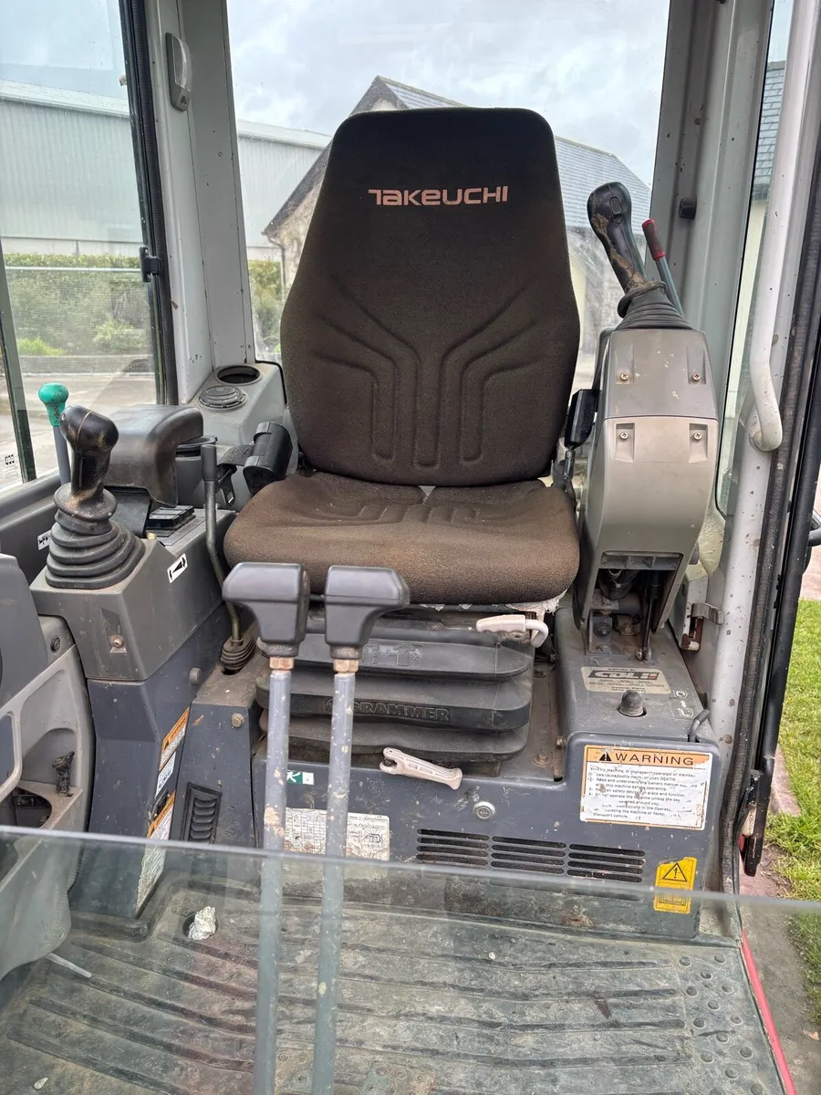 Takeuchi 3 Ton Digger - Image 4