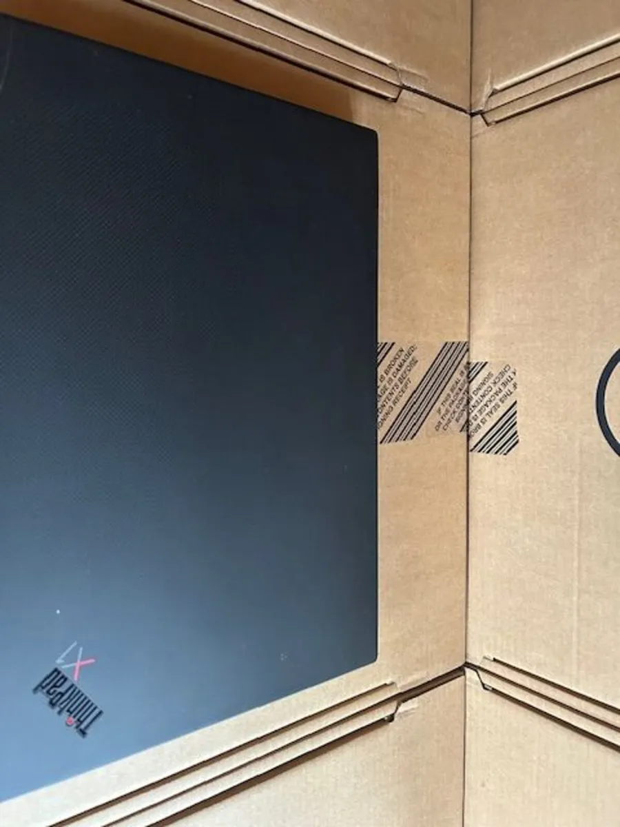 Lenovo X1 15.6" Extreme Touch i9-32GB-SSD-Graphics - Image 4