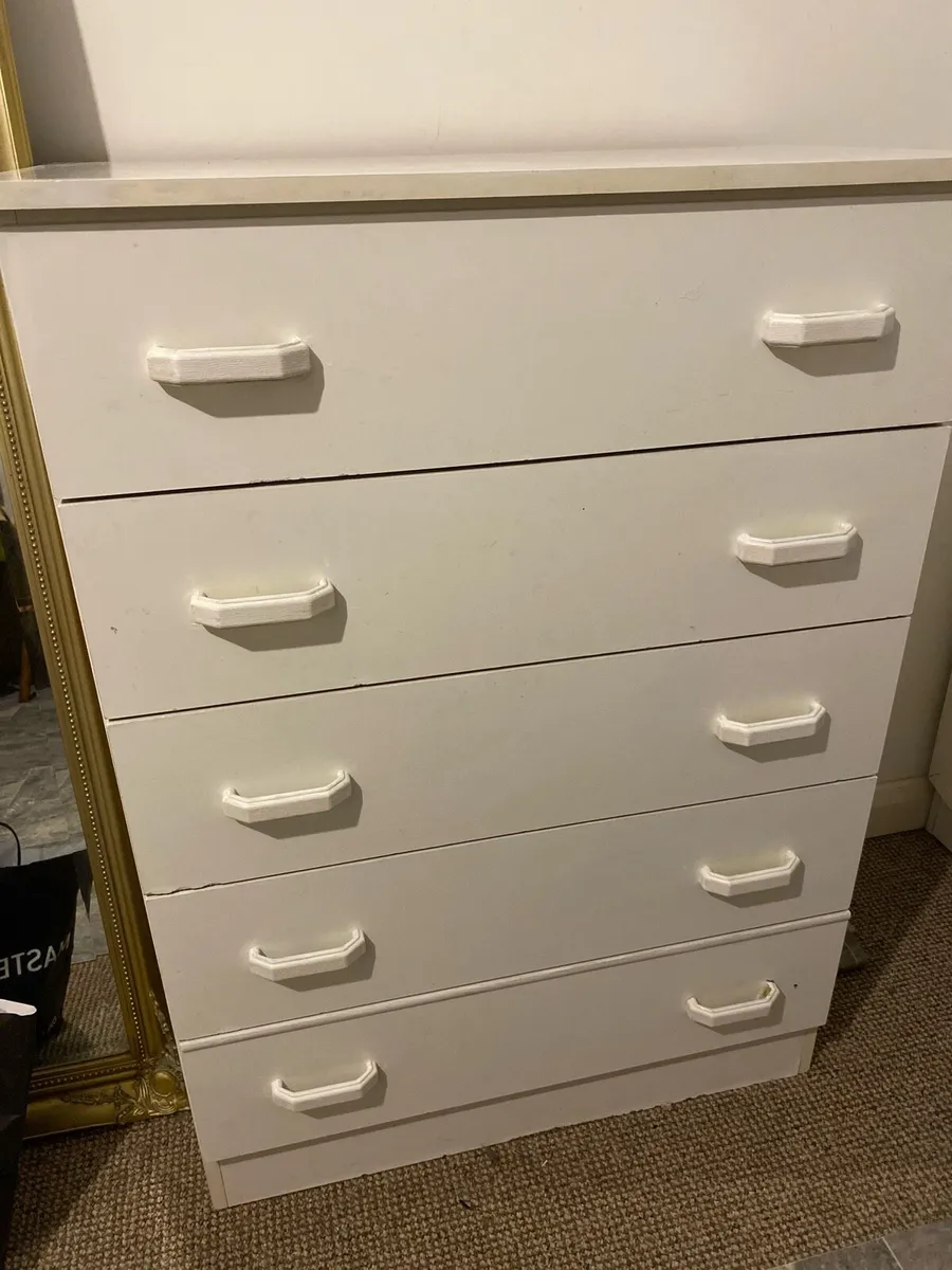 Free drawers - Image 1