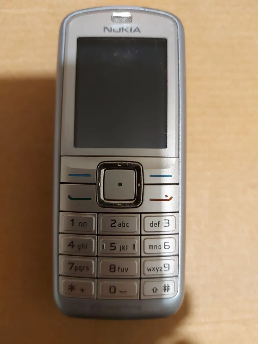 Nokia 6070 mobile phone, Vodafone network - Image 1