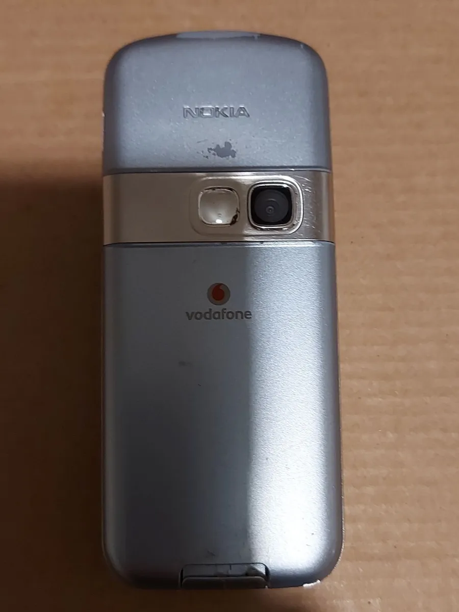 Nokia 6070 mobile phone, Vodafone network - Image 3