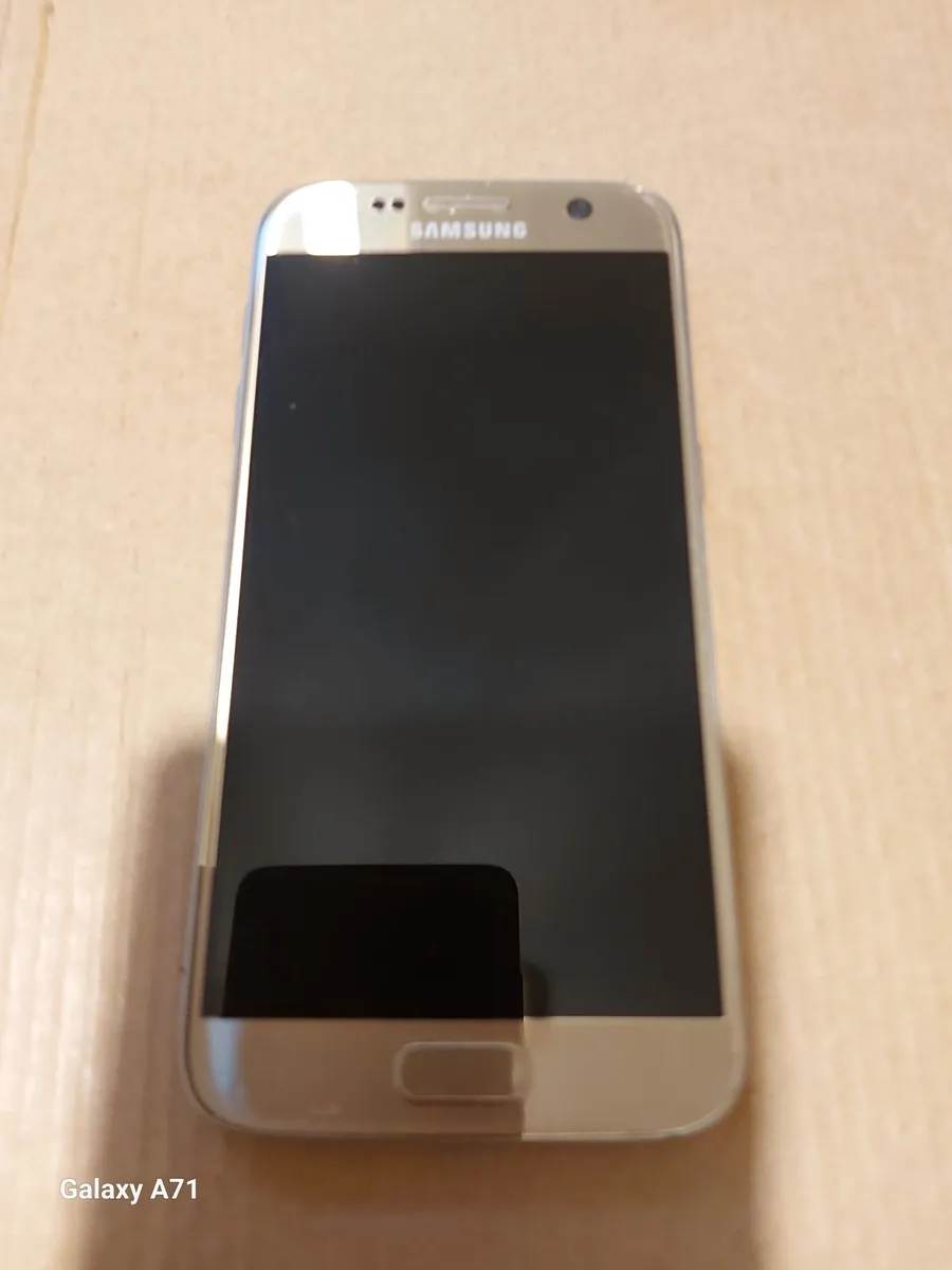 Samsung Galaxy S7, Gold Coloured, 32GB Hdd 4GB Ram - Image 3