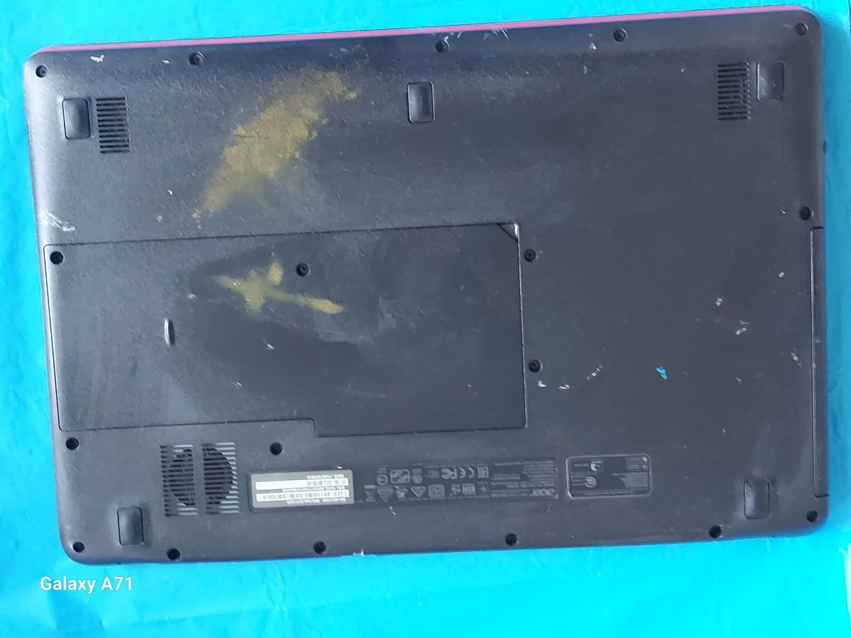 ACER ASPIRE LAPTOP ES1-523 Red, 4GB RAM, 500GB HDD - Image 3