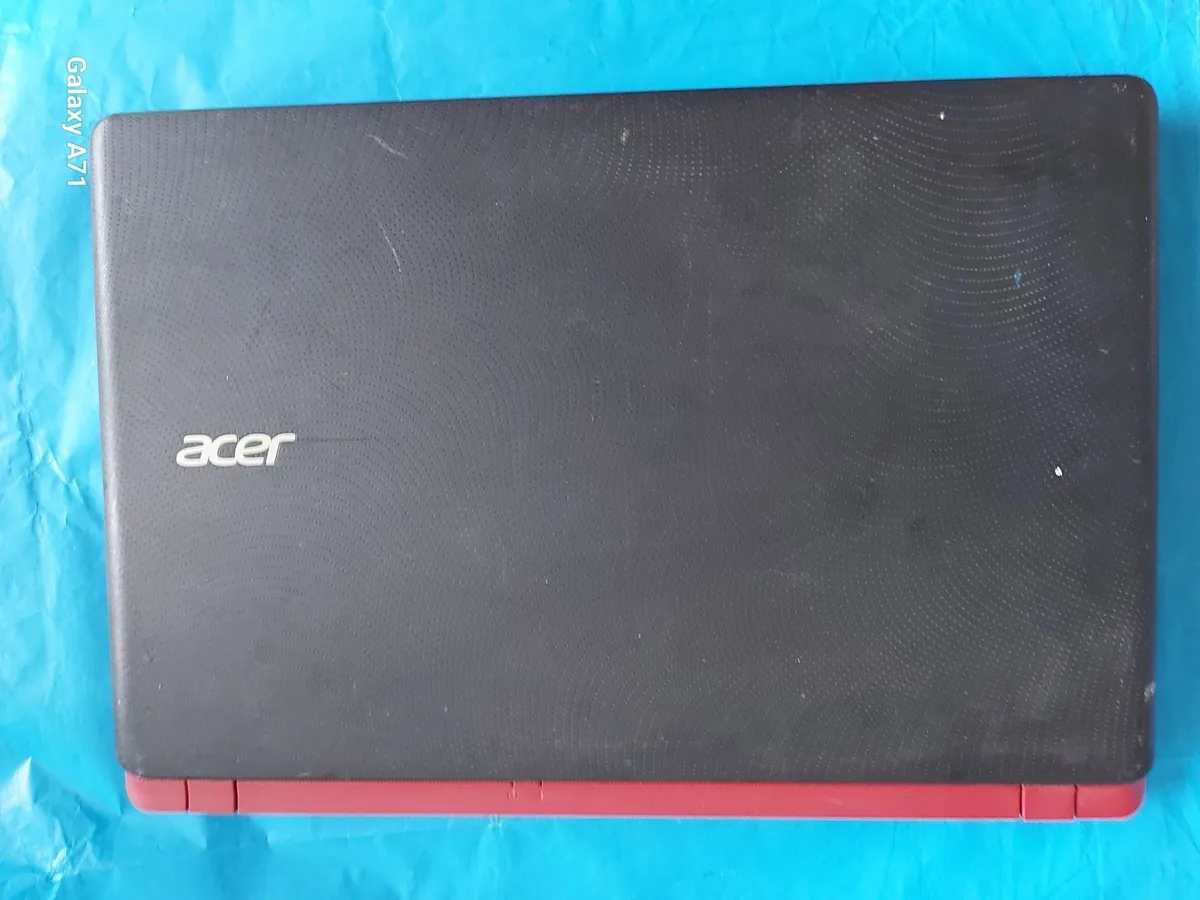 ACER ASPIRE LAPTOP ES1-523 Red, 4GB RAM, 500GB HDD - Image 4