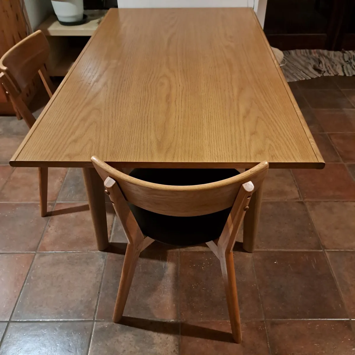 Dining table - Image 1