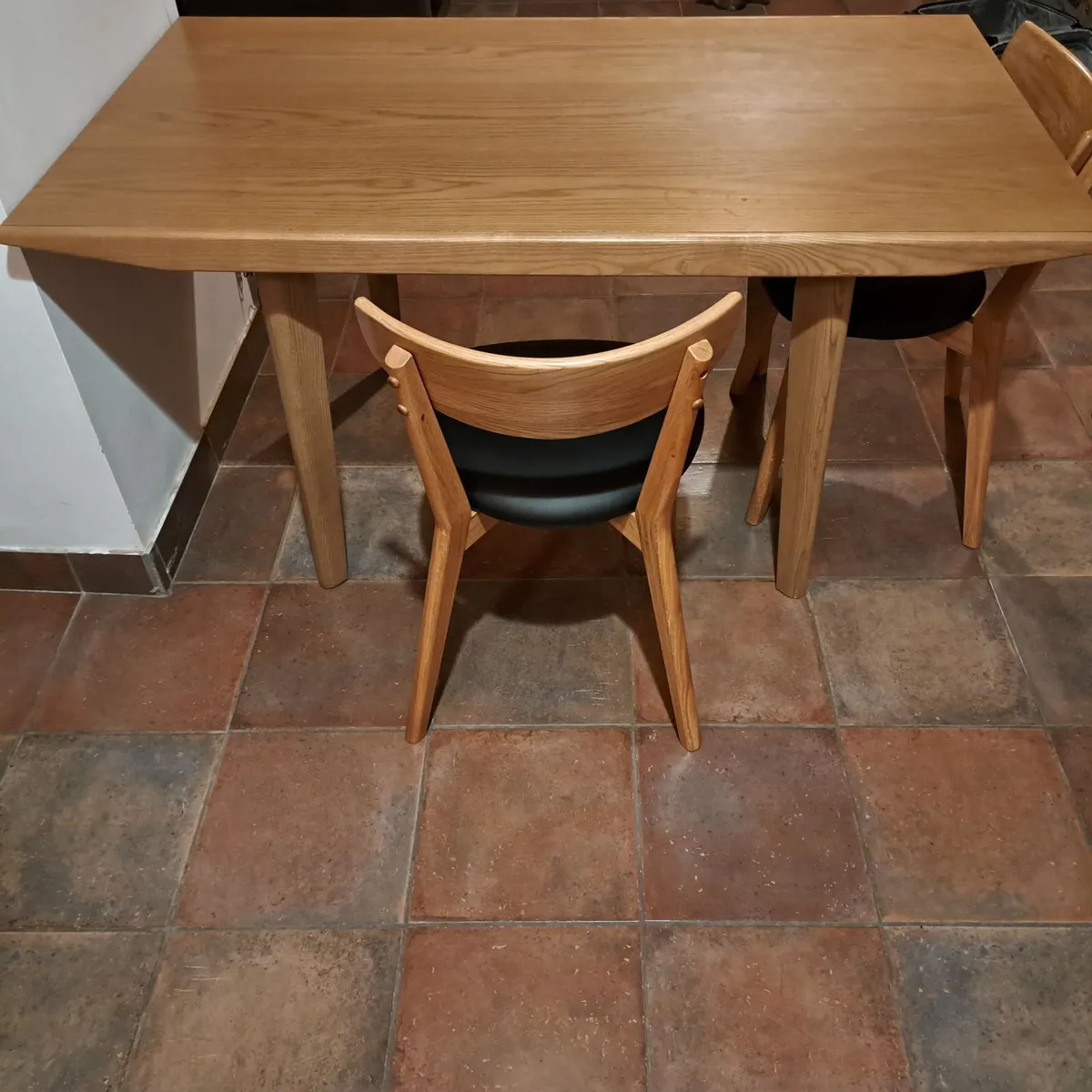 Dining table - Image 2