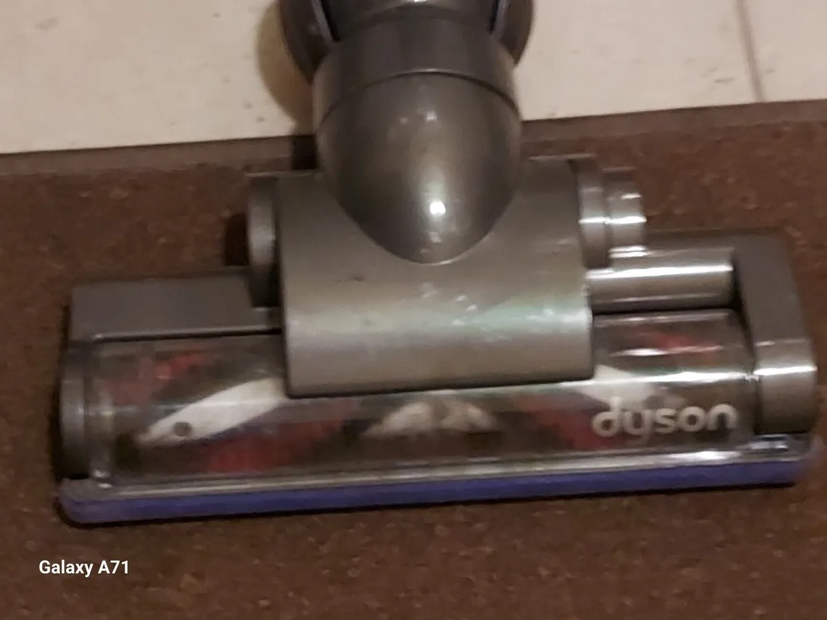 Dyson Cordless Vacuum Cleaner excellent condition - Image 3