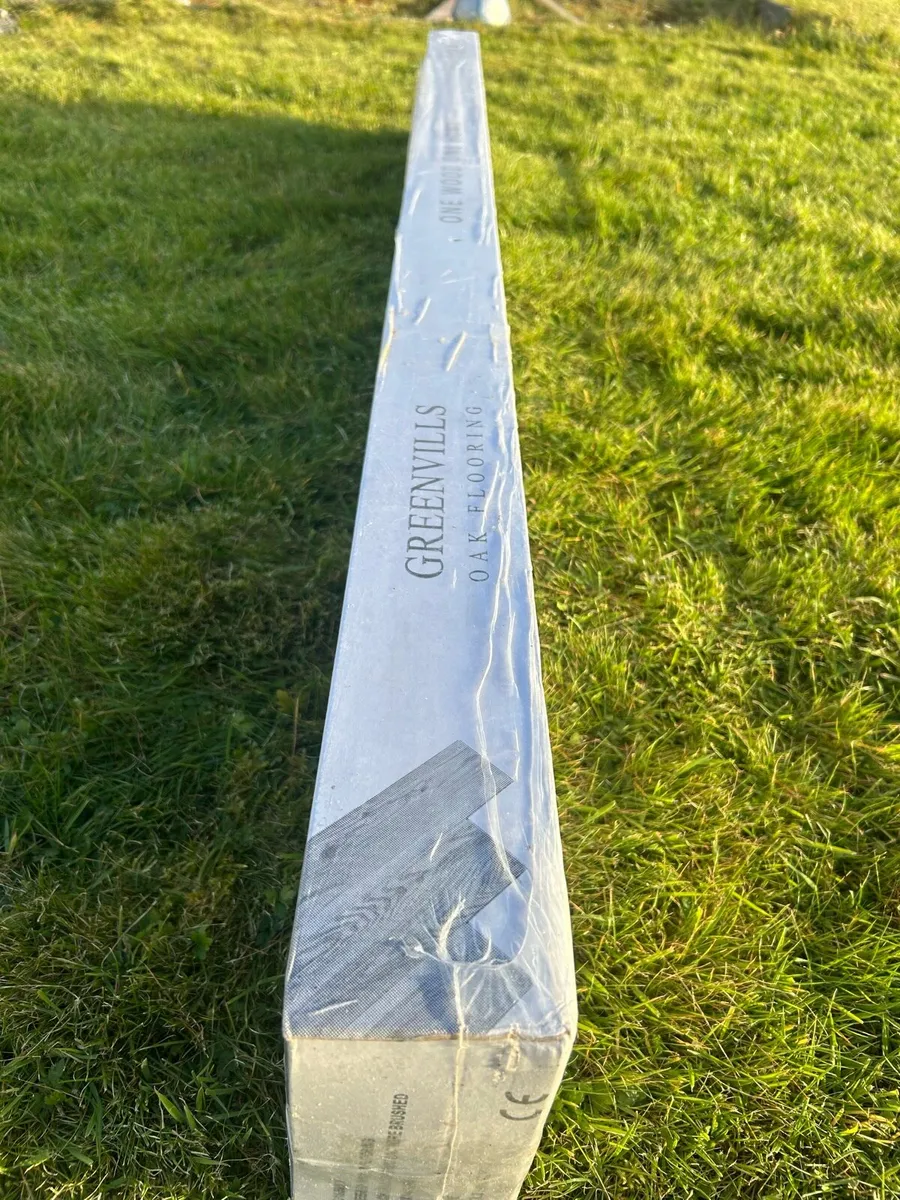 Oak flooring - Image 1