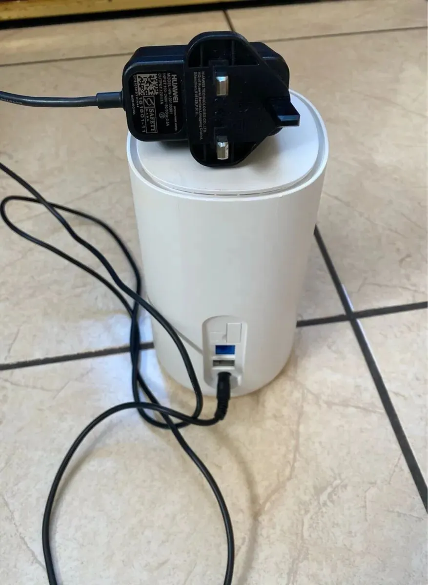 Huawei B528s-23a Wifi 4G Router - Image 4