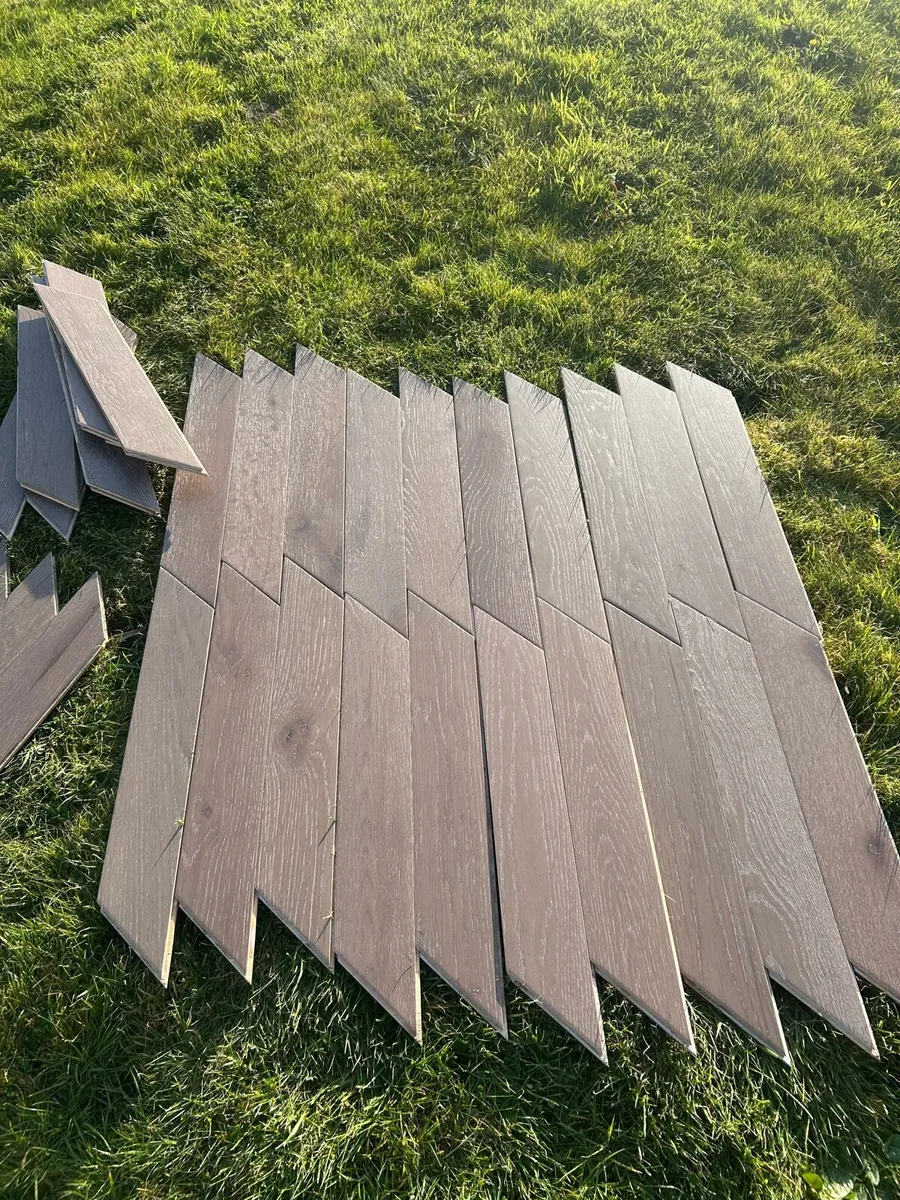 Oak herringbone flooring - Image 1