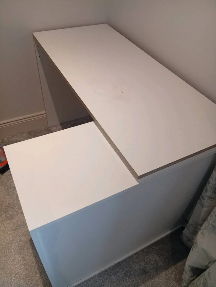 Office desk - Image 2