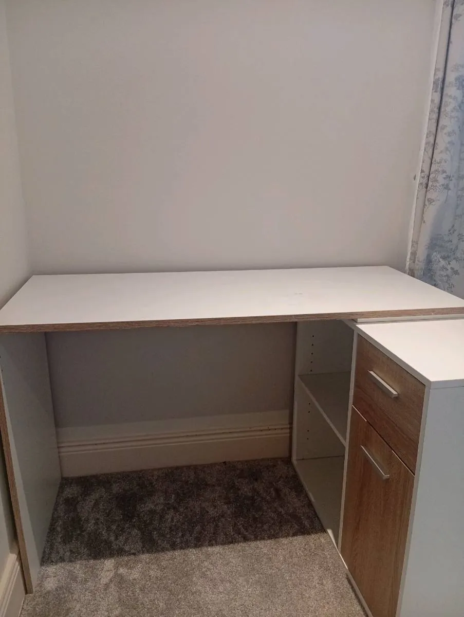 Office desk - Image 3