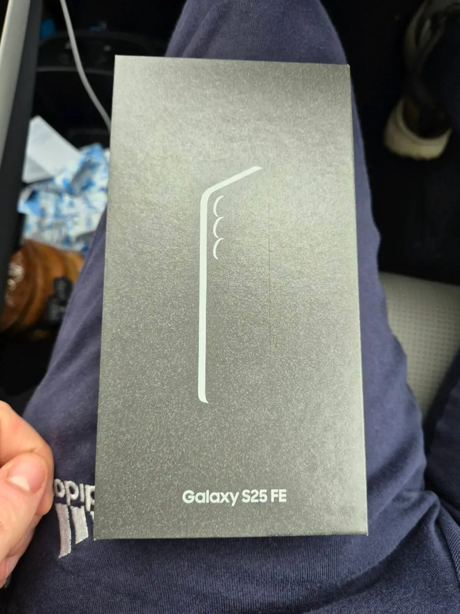 Samsung galaxy s25 fe - Image 1