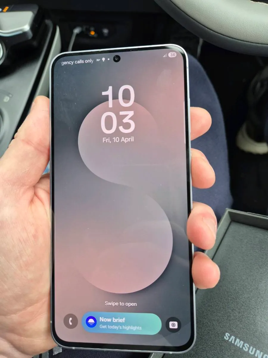 Samsung galaxy s25 fe - Image 4