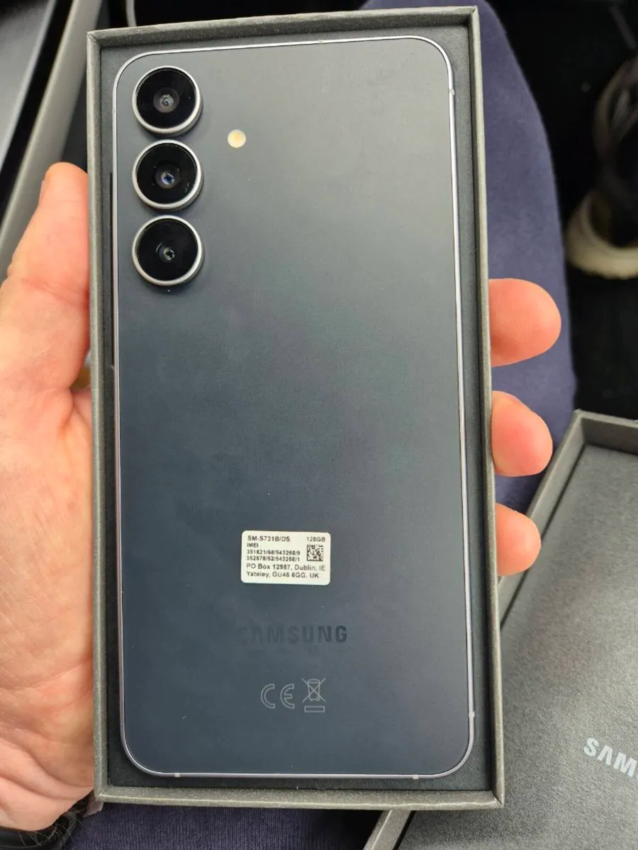 Samsung galaxy s25 fe - Image 3