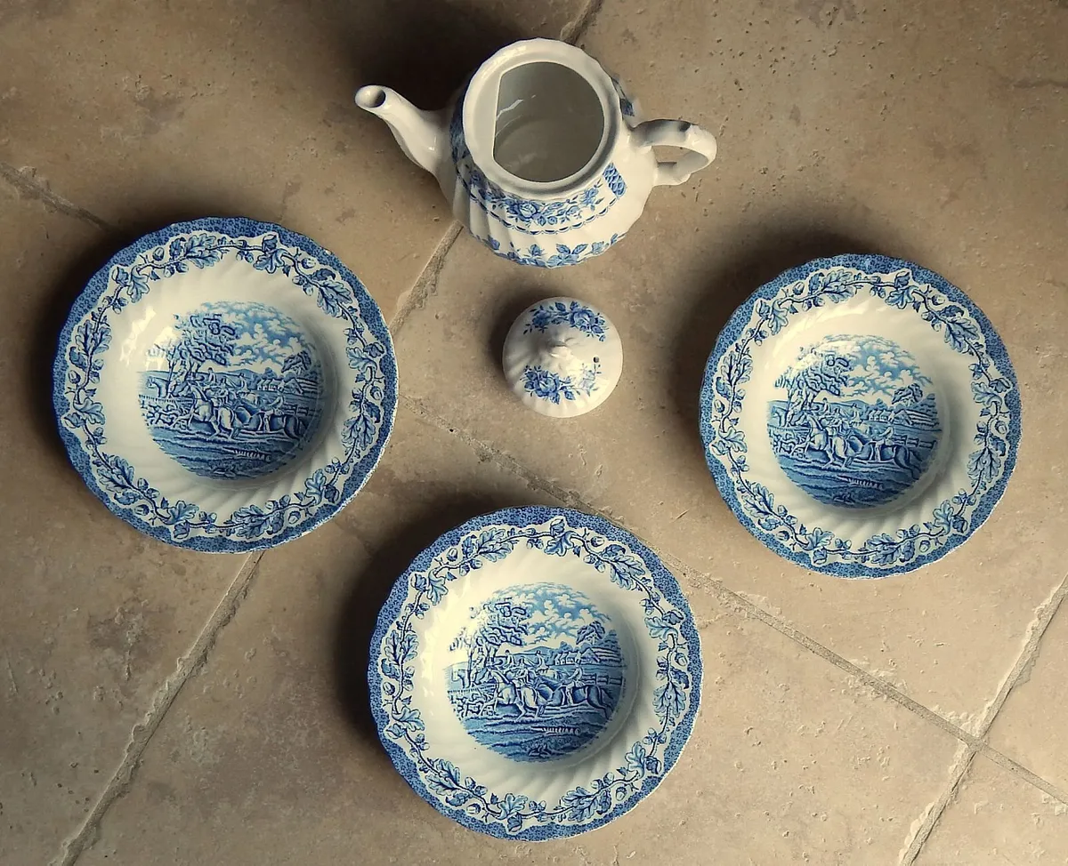 Vintage Myott Melody Teapot & Country Life Bowls - Image 2