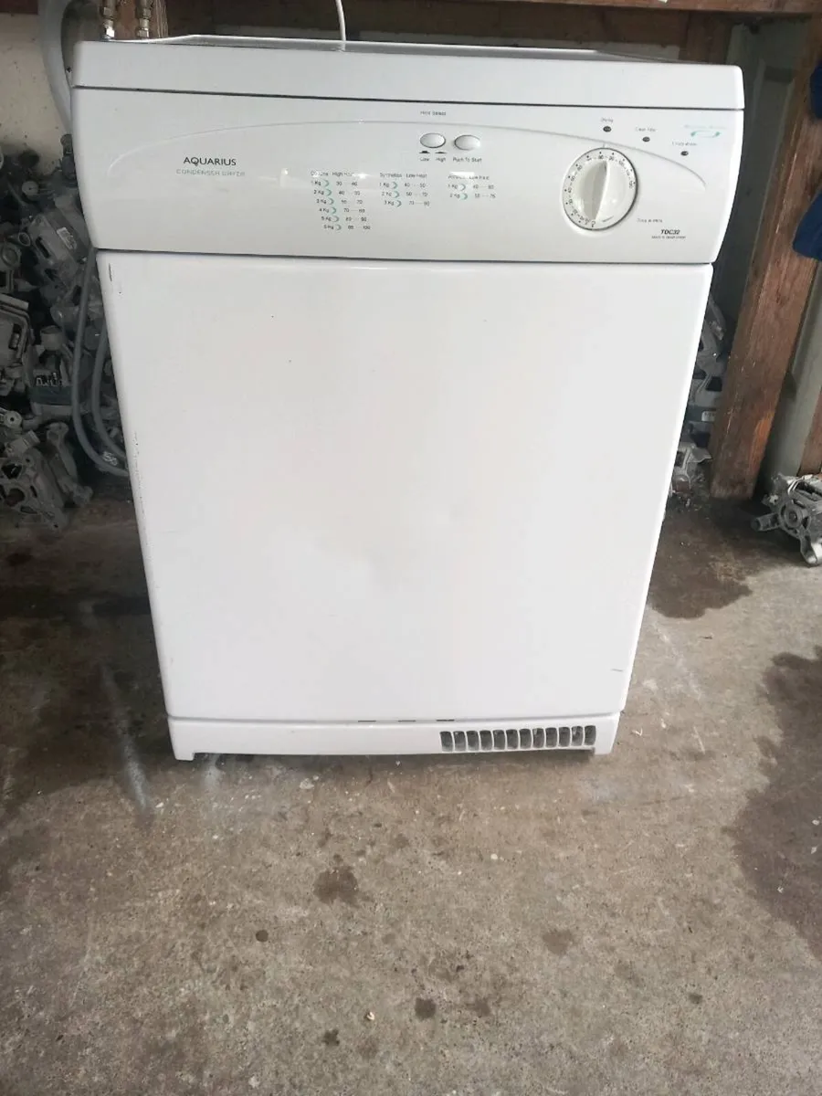 Hotpoint condenser dryer - Image 1
