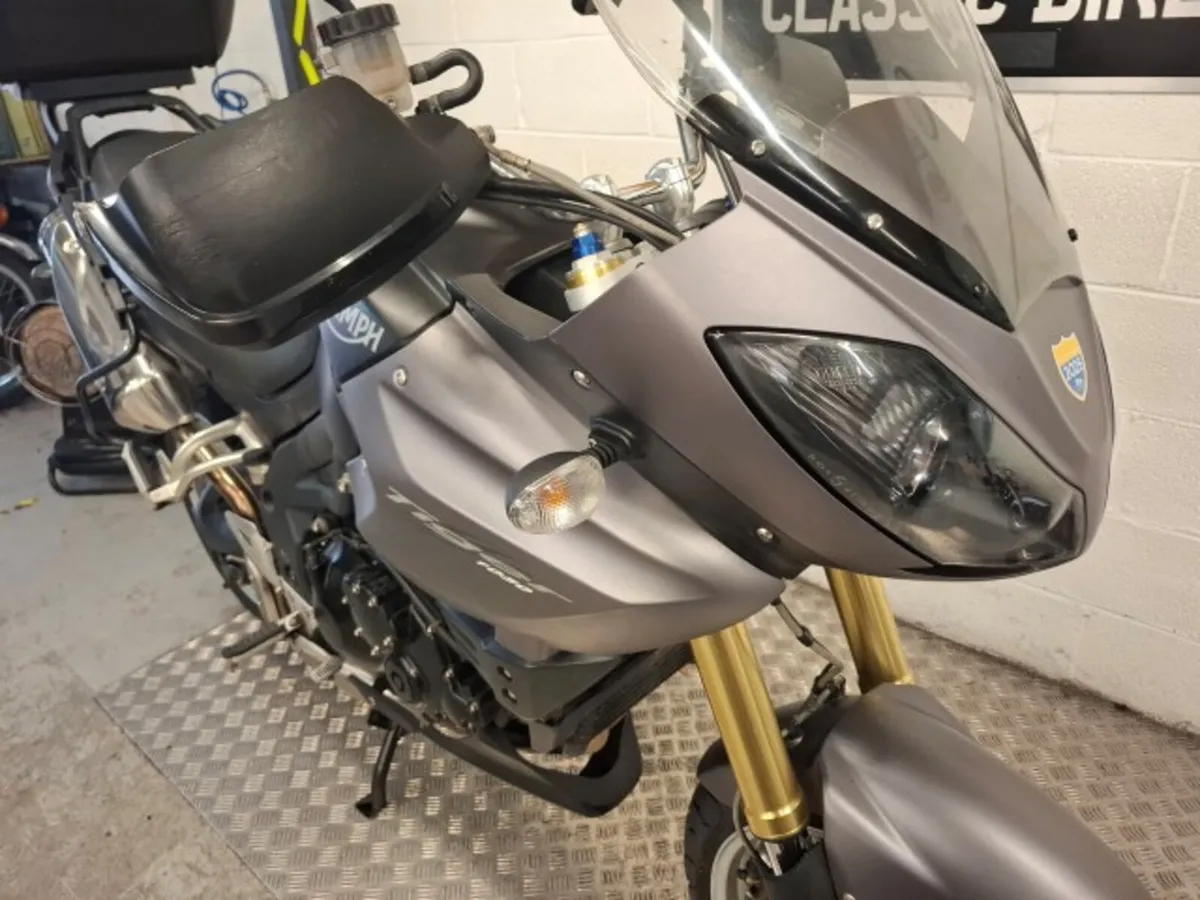 Triumph Tiger 1050 2010 - Image 2