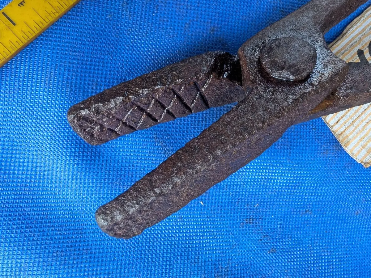 Blacksmiths 20" Flat Tongs - Image 4