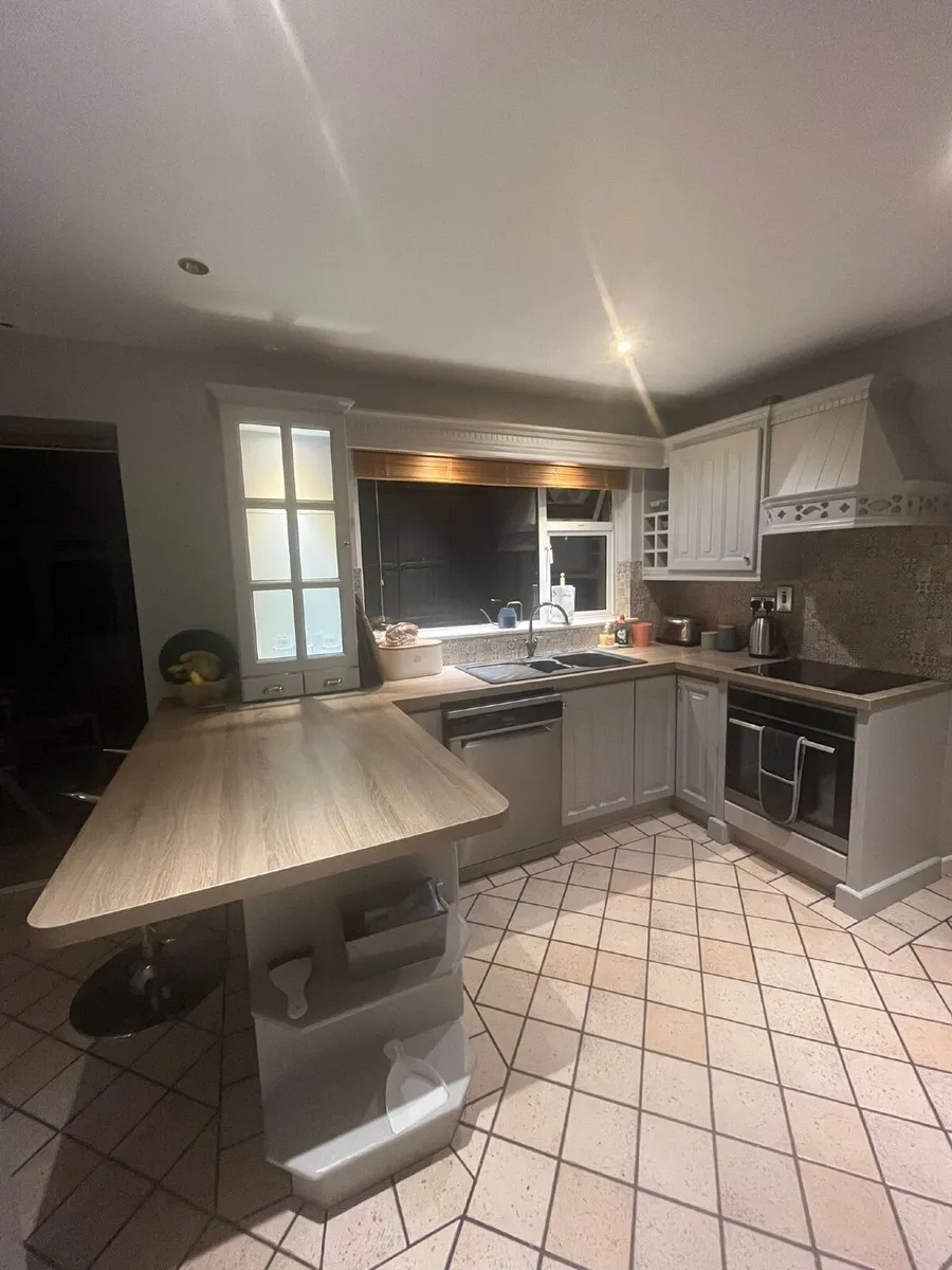 Solid oak kitchen - Image 3