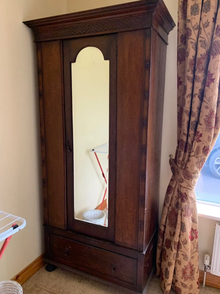 Free antique Wardrobe - Image 1