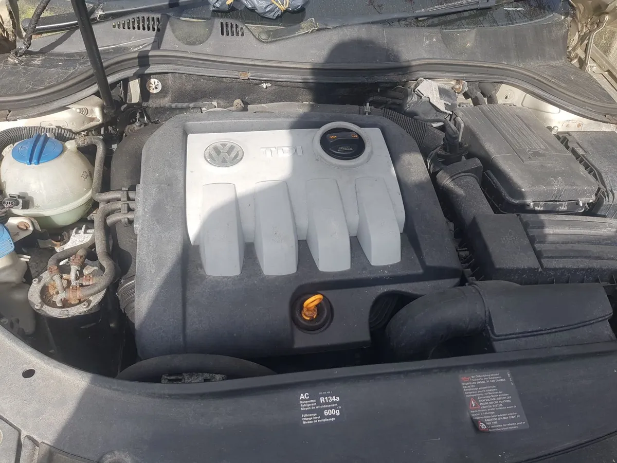 Volkswagen Passat - Image 4