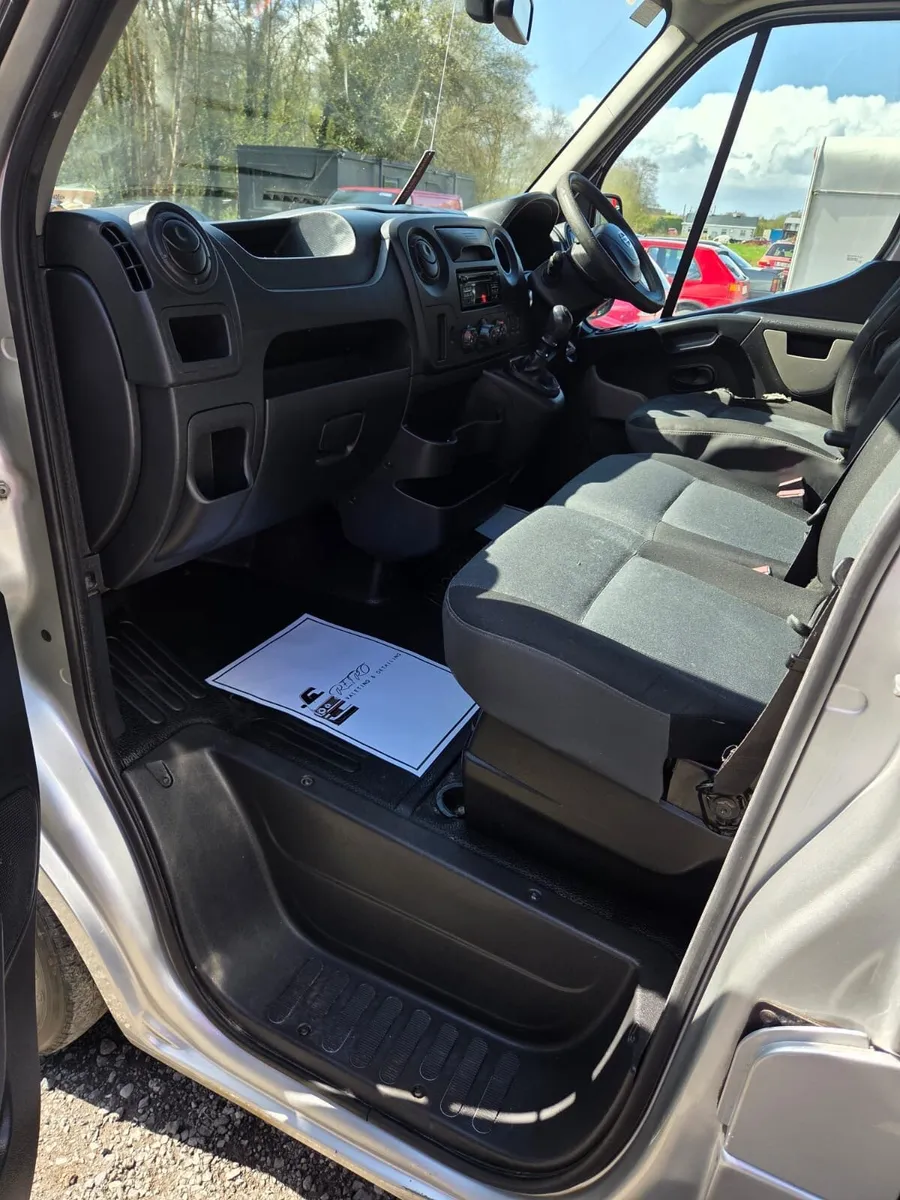 Nissan NV400 - Image 4