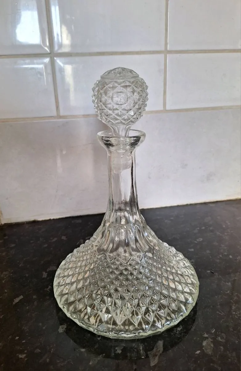 Beautiful vintage crystal ship decanter - Image 1