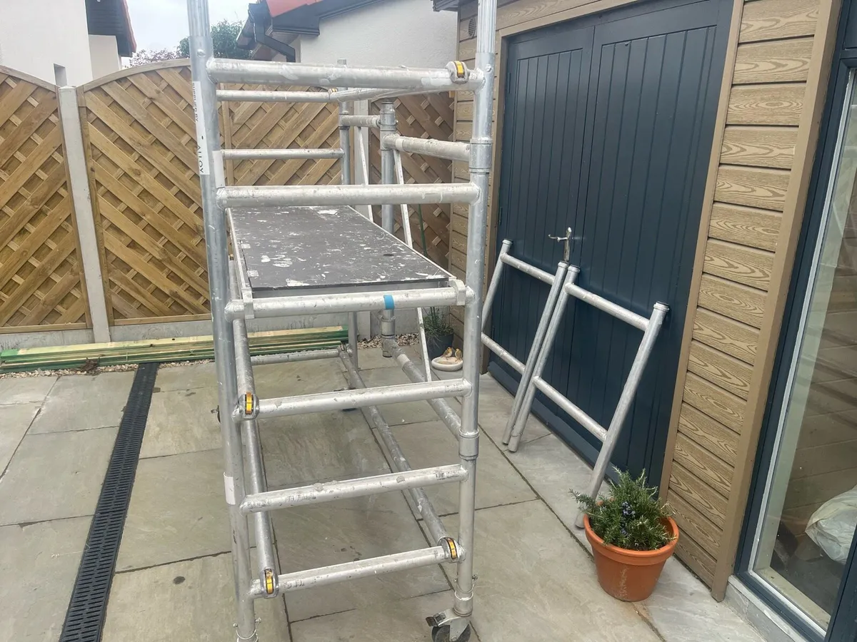 Scaffolding tower - Image 2