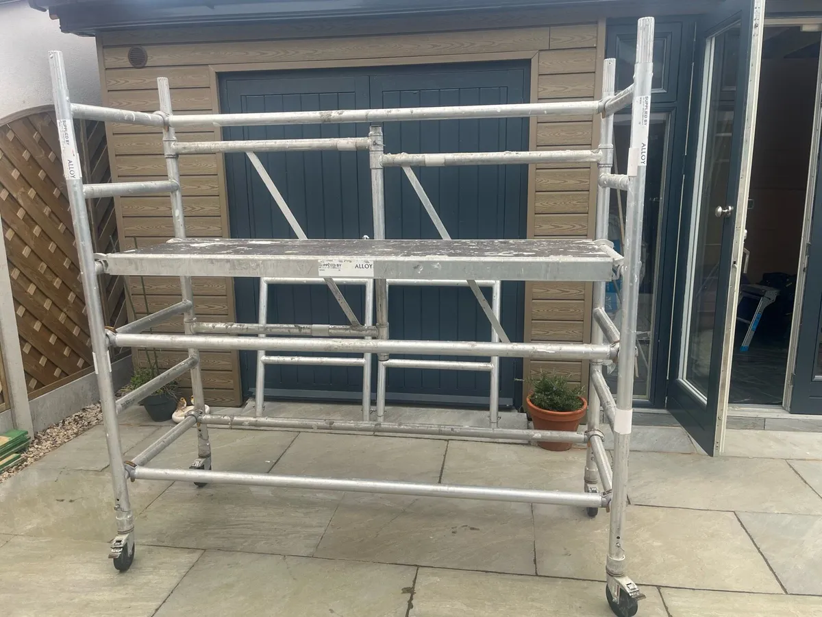 Scaffolding tower - Image 1