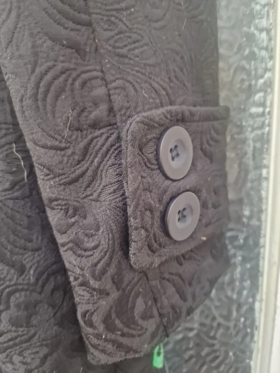 Ladies coat . - Image 2