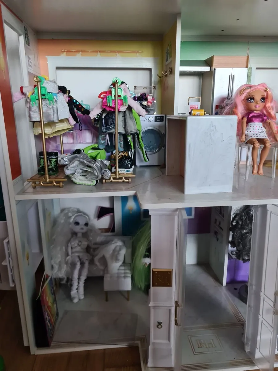Rainbow High Dolls House - Image 3