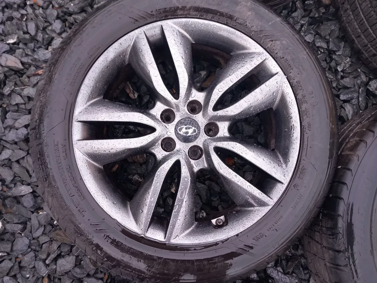 Excellent Condition 5x114.3 Genuine 19inch alloys - Image 2