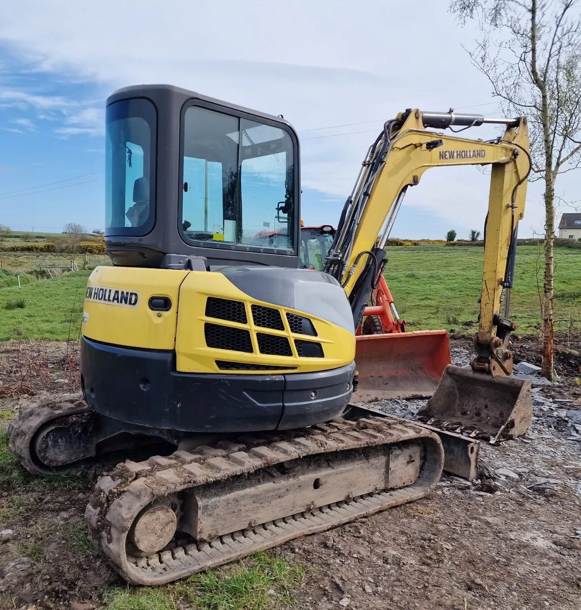 New Holland E50B SR 5 ton digger excavator - Image 1
