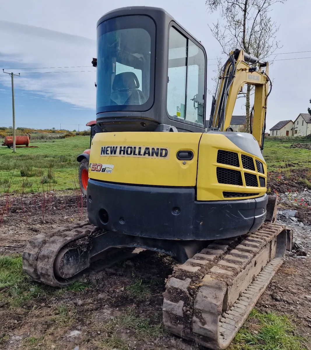 New Holland E50B SR 5 ton digger excavator - Image 2