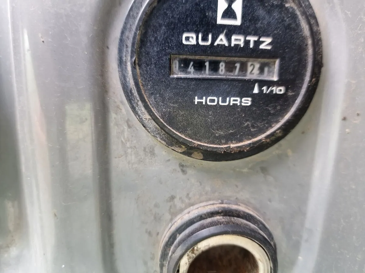 New Holland E50B SR 5 ton digger excavator - Image 3