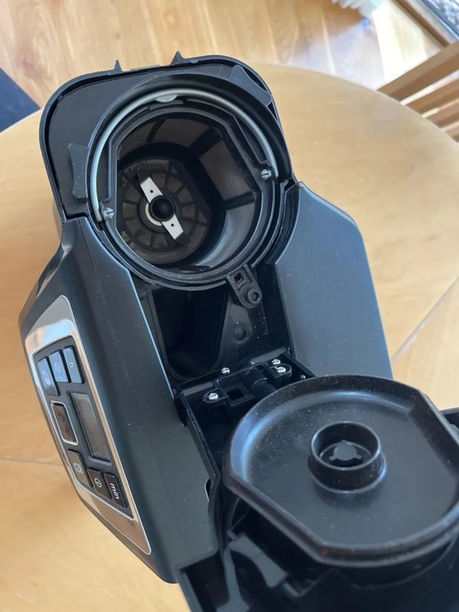 Russell Hobs bean to cup coffee maker. - Image 3