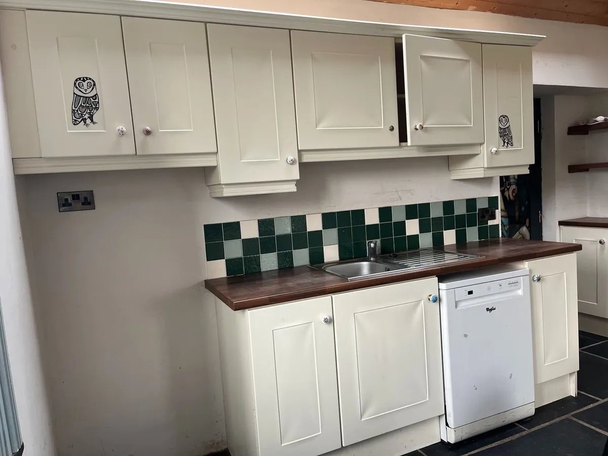 Shaker Style Kitchen - Image 1