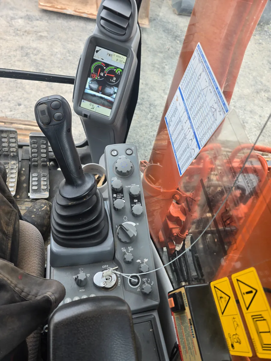 Hitachi 130-6 - Image 4