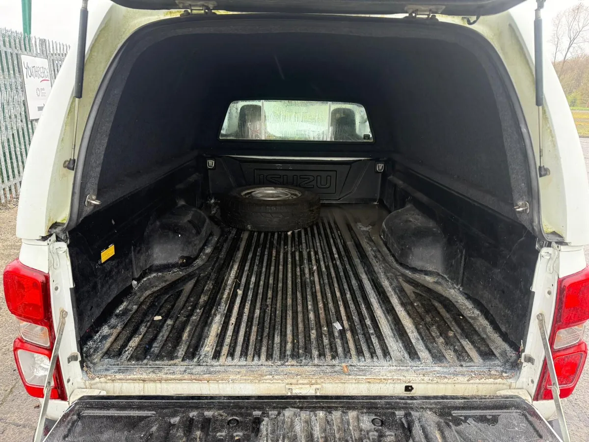 2022 IZUSU DMAX 1.9D  JUST IN FOR BREAKING - Image 4