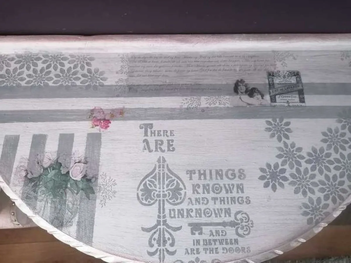 Sonville House side table - Image 1