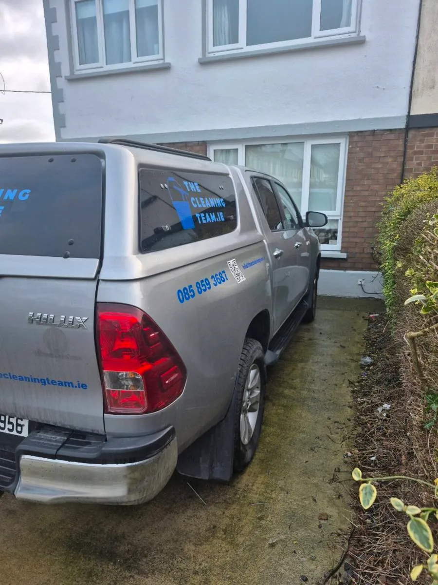 Lowest mileage Hilux - Image 3