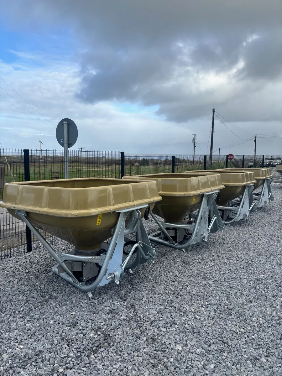 BMC FERTILISER SPREADERS - Image 2
