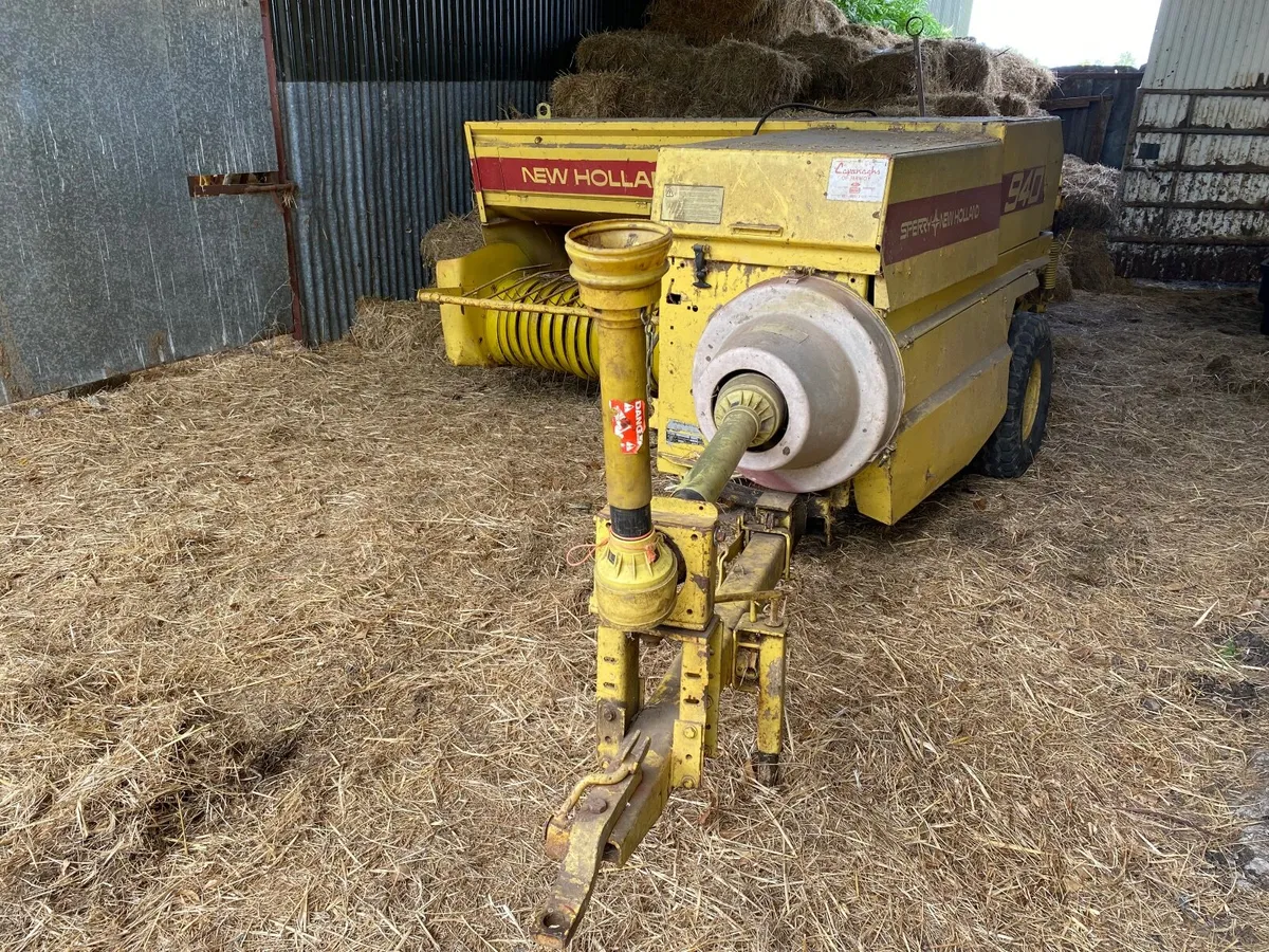940 Square Baler - Image 1