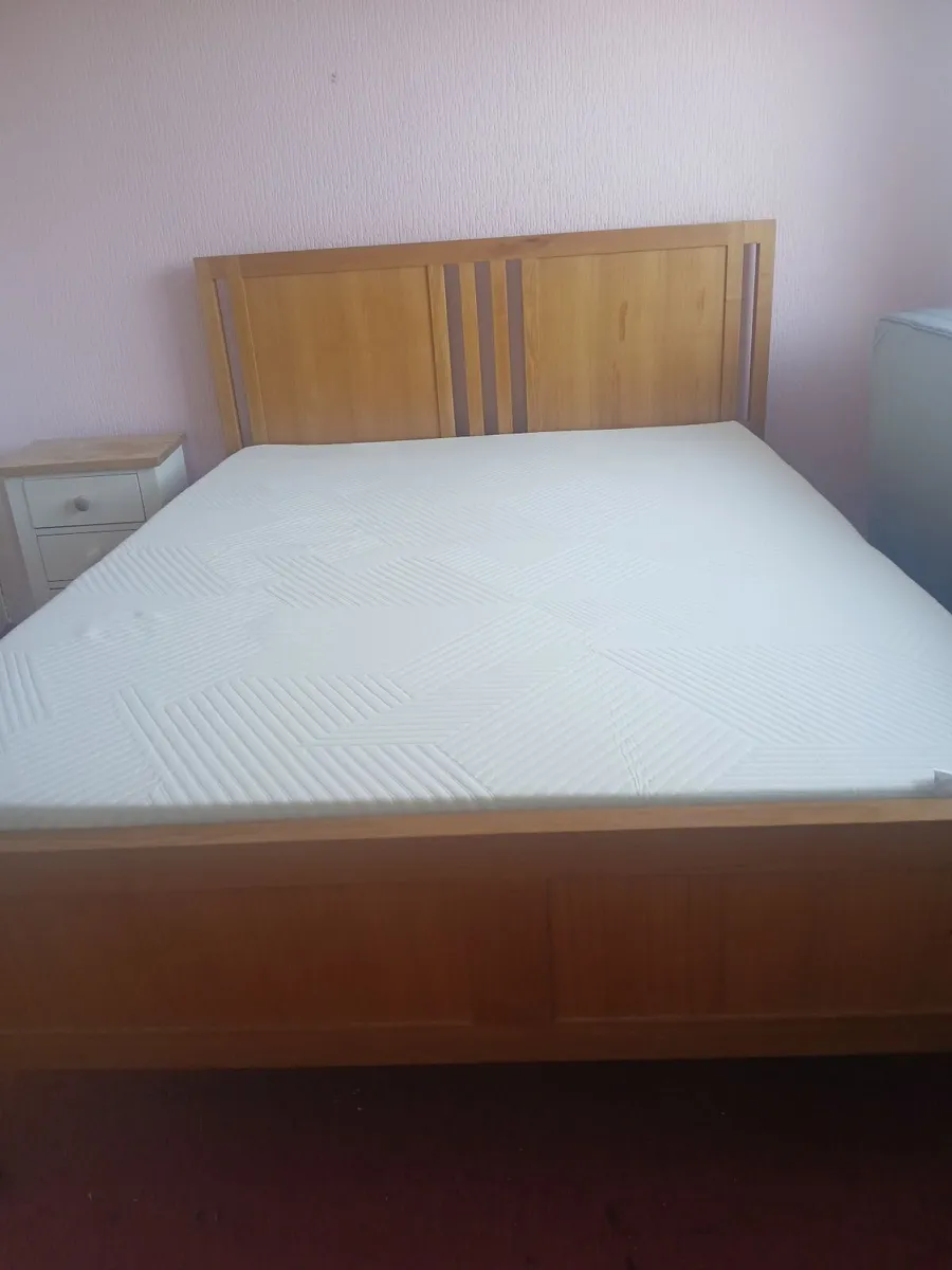 Solid Oak king size bed - Image 1