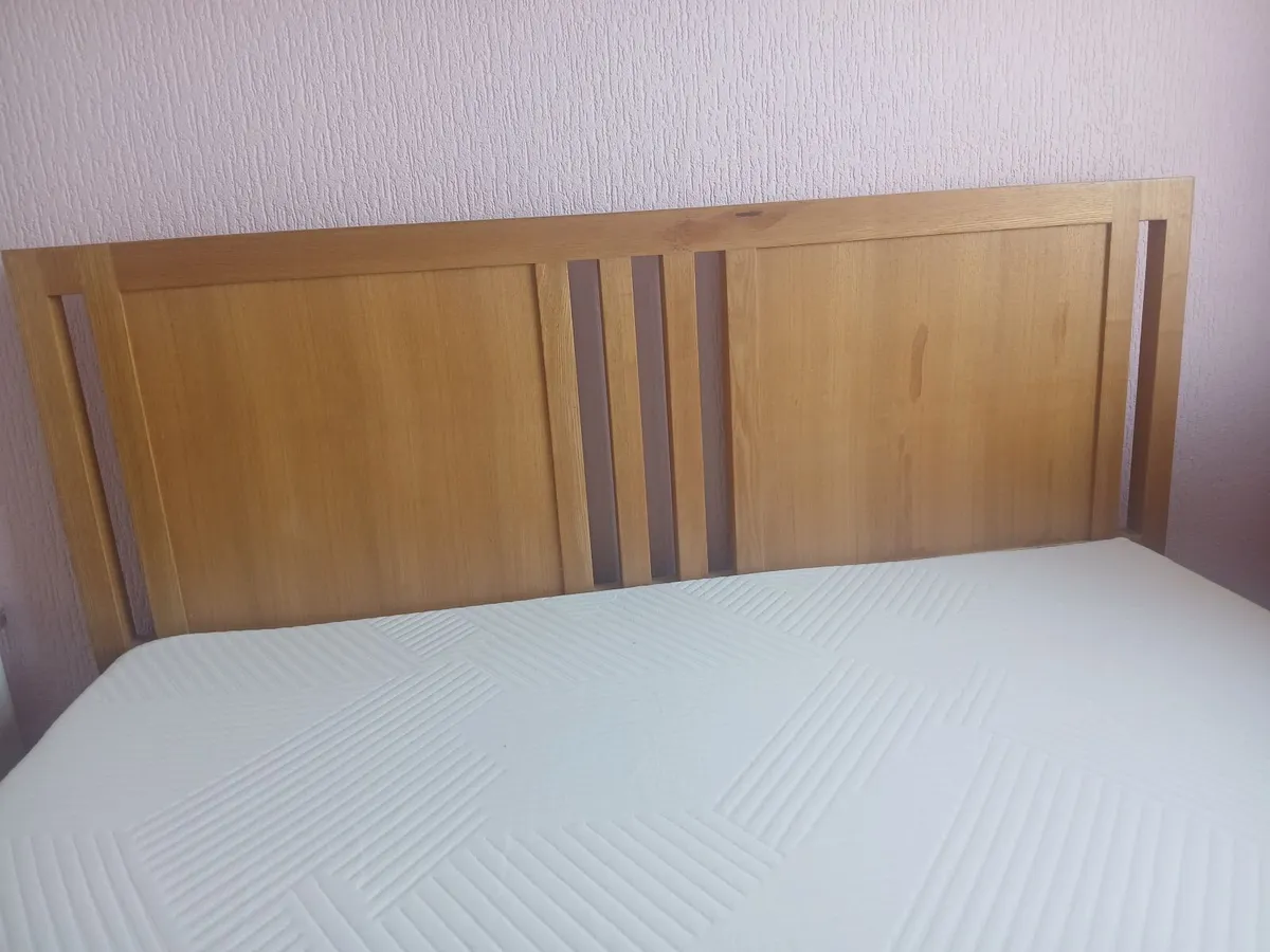 Solid Oak king size bed - Image 2