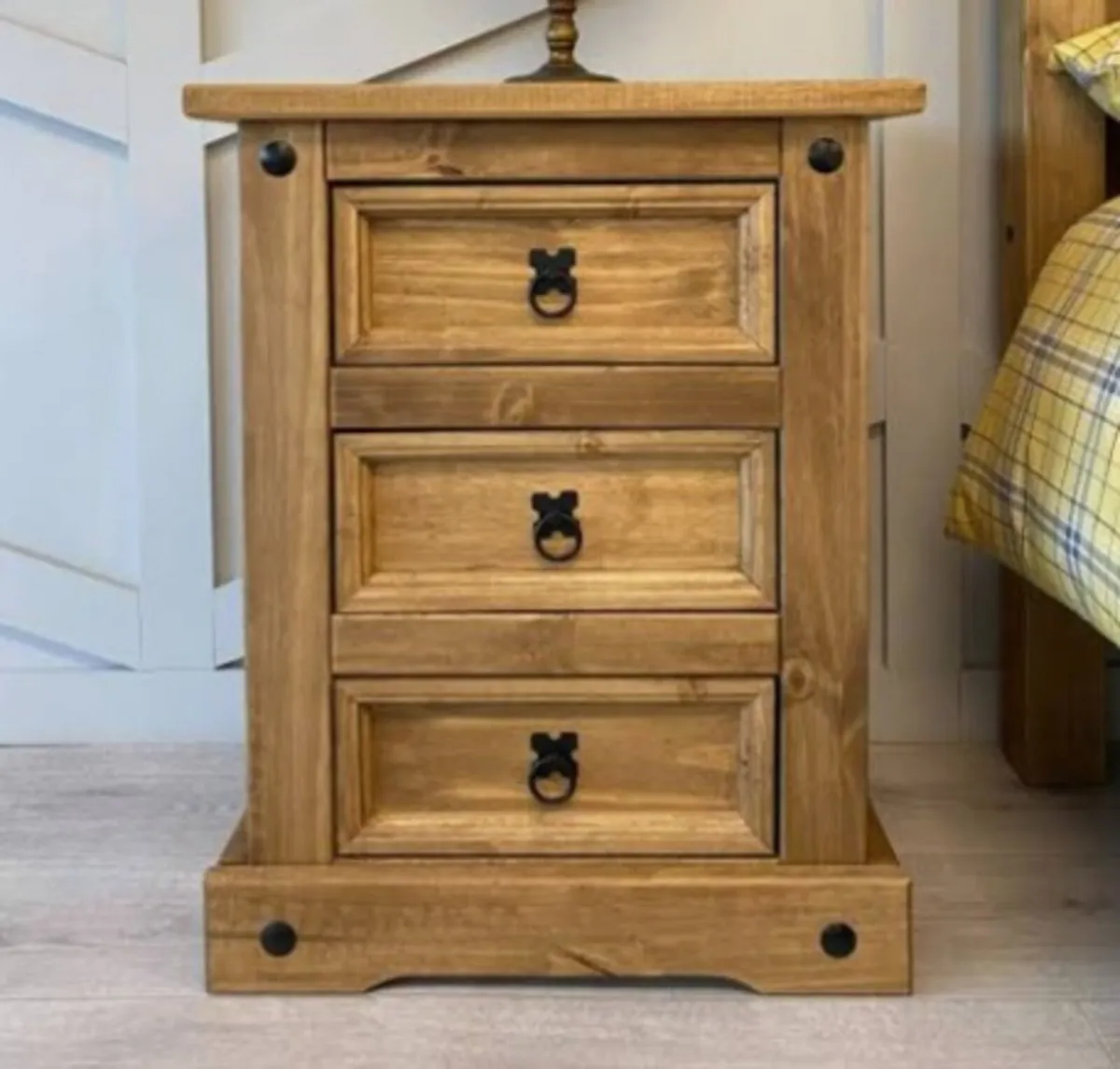 King size Mexican pine bed with locker - Image 2