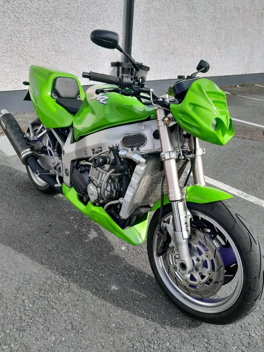 Kawasaki zx7r 1996 streetfighter - Image 4
